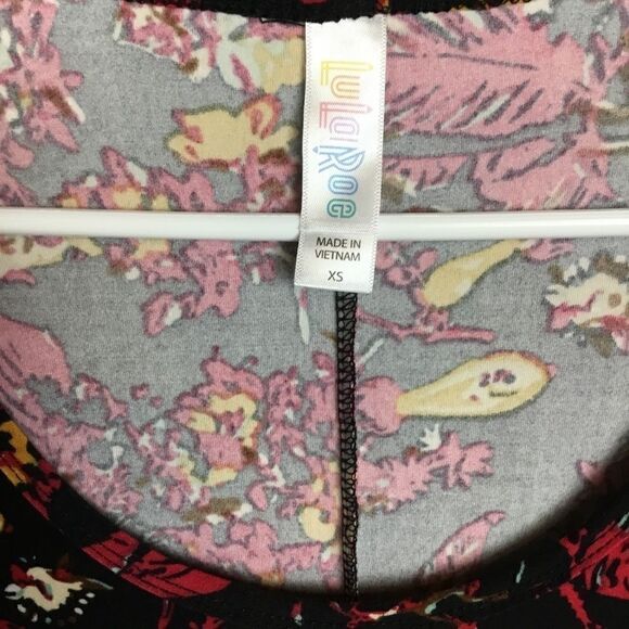 LulaRoe Top Perfect Tee Round Neck Black Red Floral Print Short Sleeve XS - Picture 7 of 7